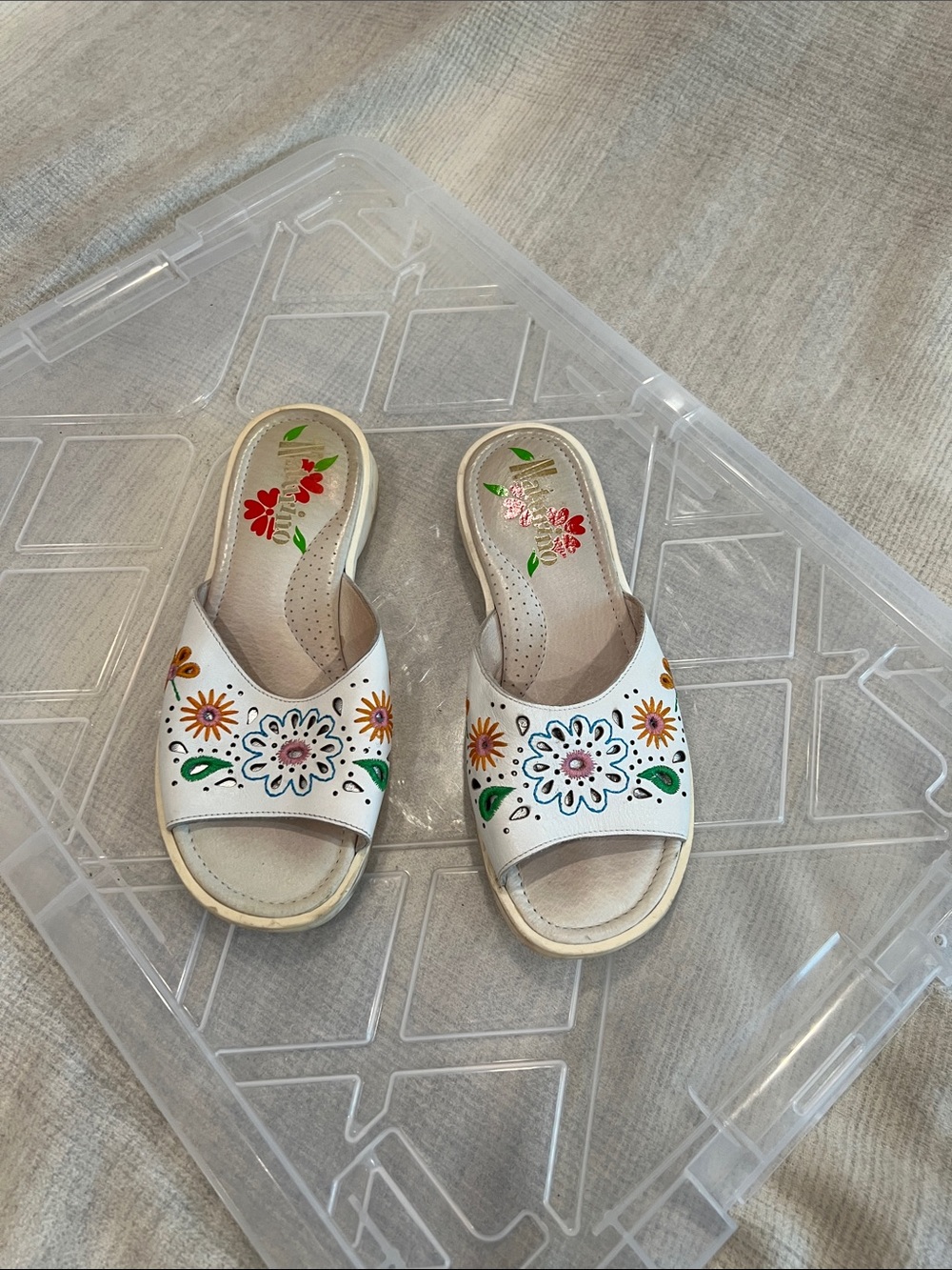 Naturino White Floral Slide Mules with Multicolor Embroidery